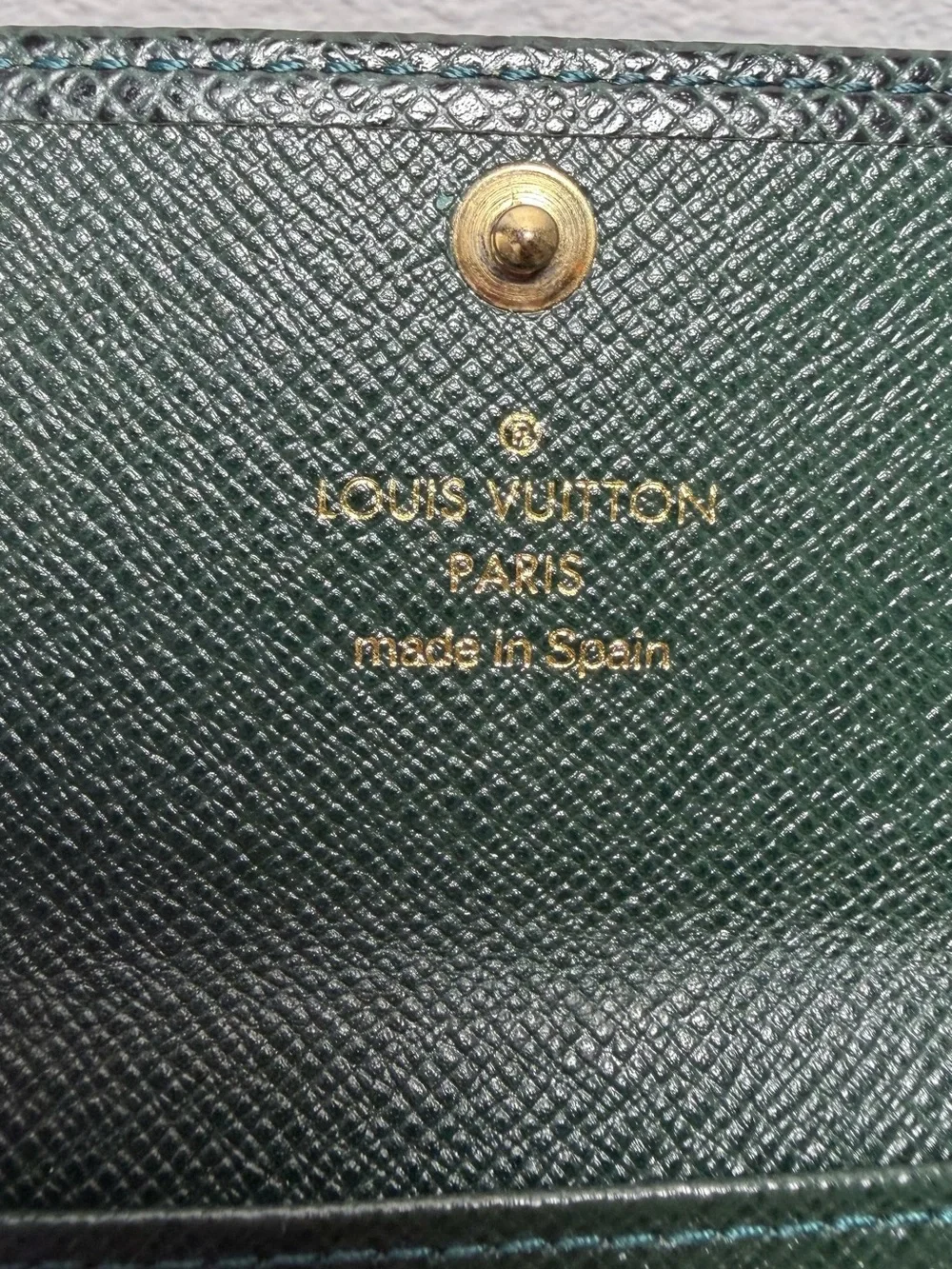 Louis Vuitton Green Taiga Leather Key Cles